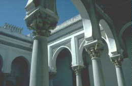 ARCH02.JPG (6132 bytes)